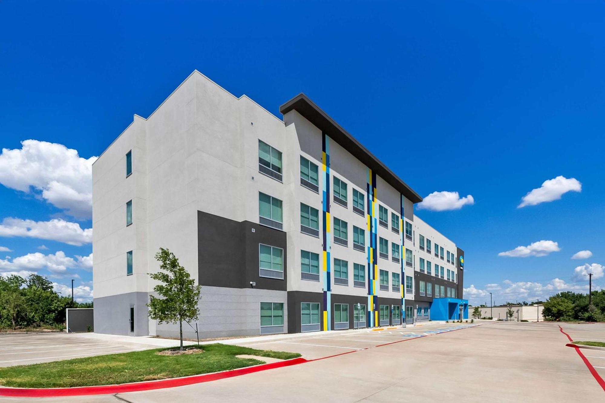 Отель Tru By Hilton Plano Hwy 75 Экстерьер фото